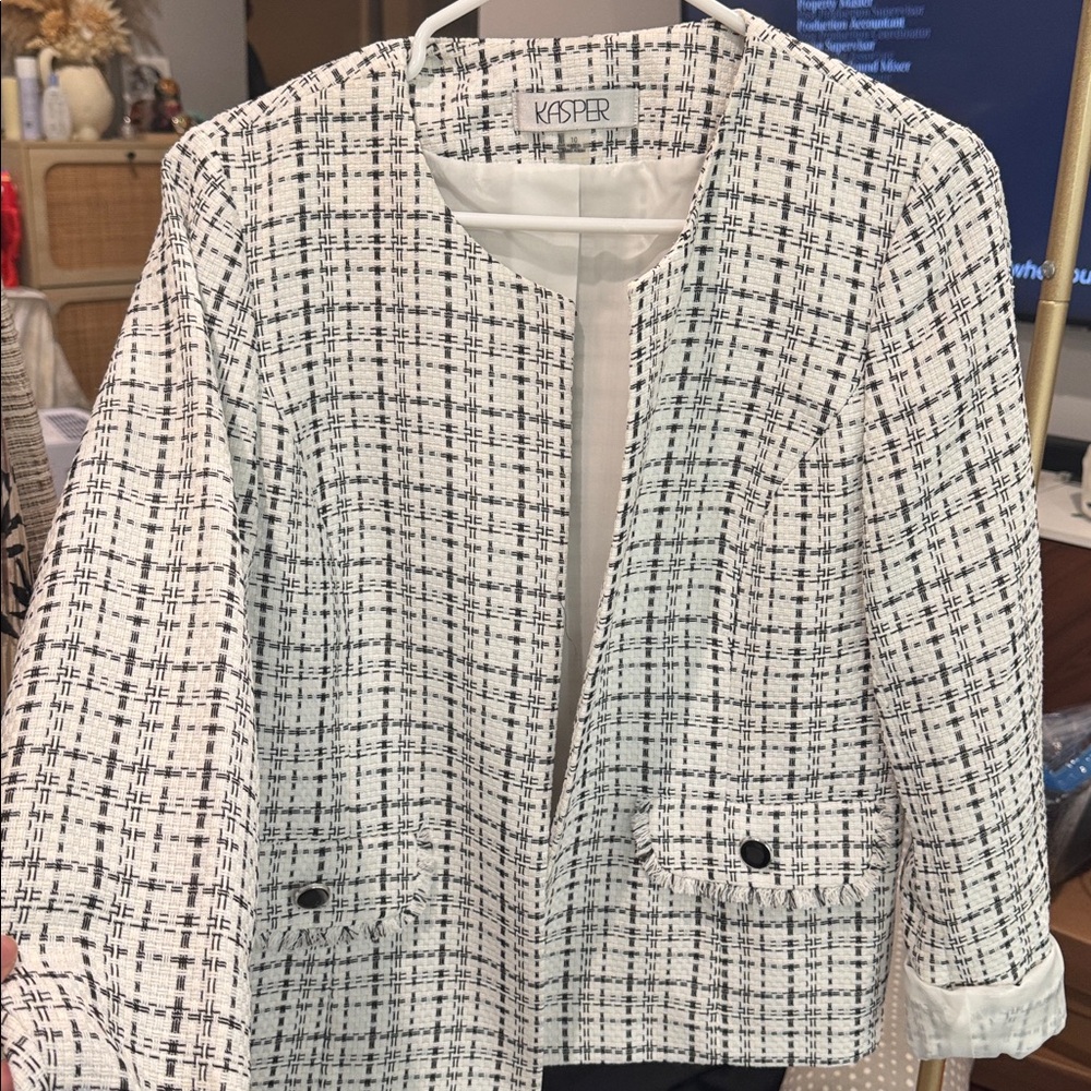 NWOT - Kasper Women's White and Black Tweed Jacket - size 10